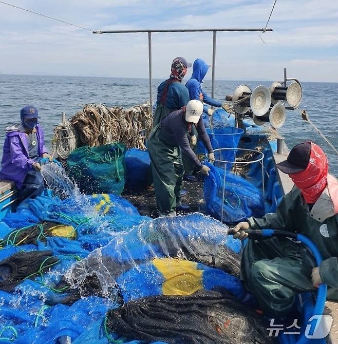 군산시가 김 양식 어가의 부족한 일손을 해소하기 위해 외국인 계절근로자 도입을 확대한다.(군산시 제공. 재판매 및 DB금지)