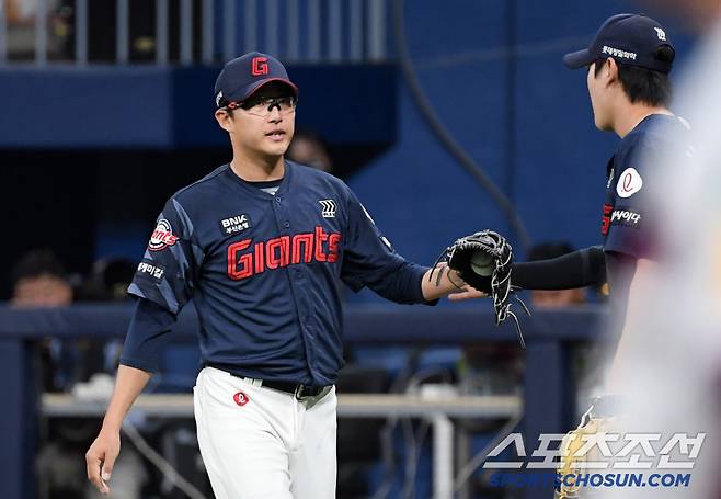 30일 서울 고척스카이돔에서 열린 키움 히어로즈와 롯데 자이언츠의 경기. 롯데 박세웅이 숨을 고르고 있다. 고척=박재만 기자 pjm@sportschosun.com/2025.04.30/