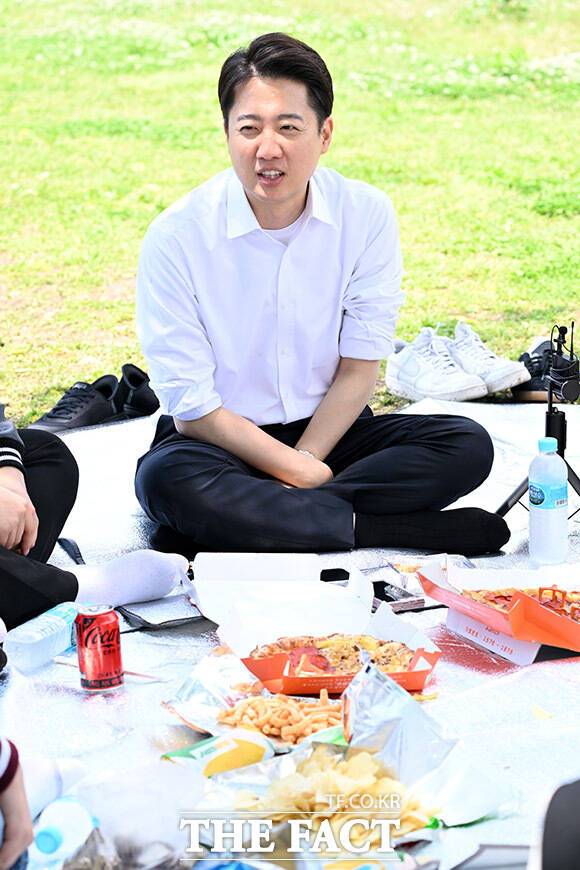 대학생들의 의견 및 질문도 듣고,