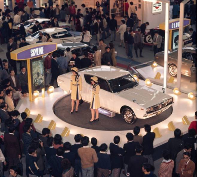 1973년 도쿄모터쇼에서 선보인 닛산 스카이라인 2000GT. 닛산은 1966년 스카이라인을 생산하던 프린스자동차와 합병했다. 프린스의 우수한 엔지니어를 대거 영입하면서 닛산은 ‘기술의 닛산’으로 불리게 된다. 닛산 홈페이지