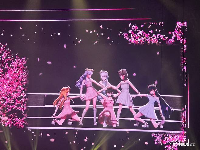 17일 서울 구로구 고척 스카이돔에서는 '이세계 페스티벌 2025'(이세페) 2회차 무대가 진행됐다. 이세계아이돌 멤버들이 무대를 펼치고 있다.