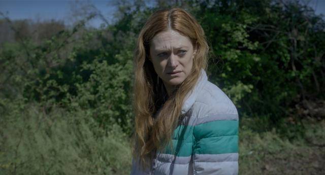 DEA 요원으로 마약업자를 잠입수사하던 미나는 래이와 매니를 악질 범죄자로 오인하고 그들 뒤를 쫓는다. 애플TV플러스 제공