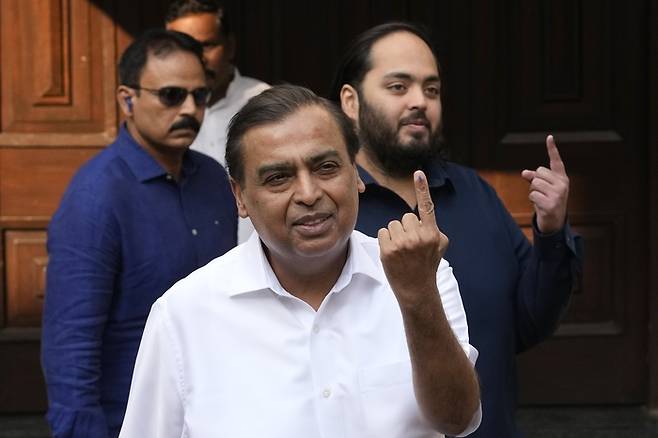 인도 억만장자로 불리는 무케시 암바니 릴라이언스그룹 회장 [사진 출처 = AP 연합뉴스]