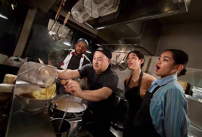 미쉐린 빕 구르망 레스토랑 셰프 사부로 이시고카에게 배우는 정통 라멘 요리 / 사진=에어비앤비