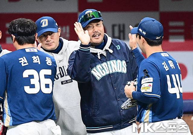 이호준 감독은 16일 김휘집을 향해 조언을 아끼지 않았다. 사진=김영구 기자