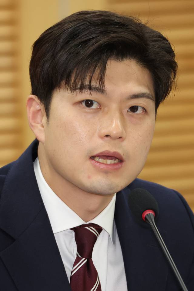 김용태 국민의힘 비상대책위원장이 16일 서울 여의도 국회 의원회관에서 열린 ‘e스포츠 지역리그의 성공적 정착 및 발전을 위한 토론회’에서 발언하고 있다. 연합뉴스