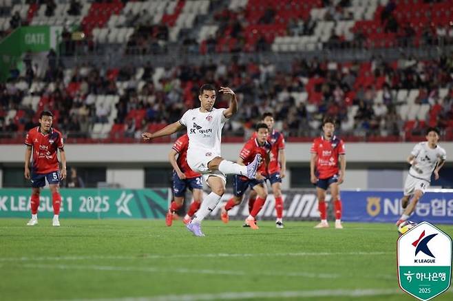 [서울=뉴시스] 프로축구 K리그1 제주SK의 유리 조나탄. (사진=한국프로축구연맹 제공) *재판매 및 DB 금지