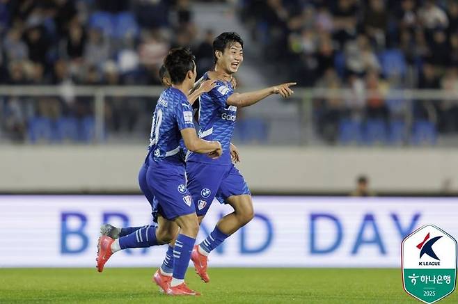 [서울=뉴시스] 프로축구 K리그2 수원 삼성의 김지현. (사진=한국프로축구연맹 제공) *재판매 및 DB 금지