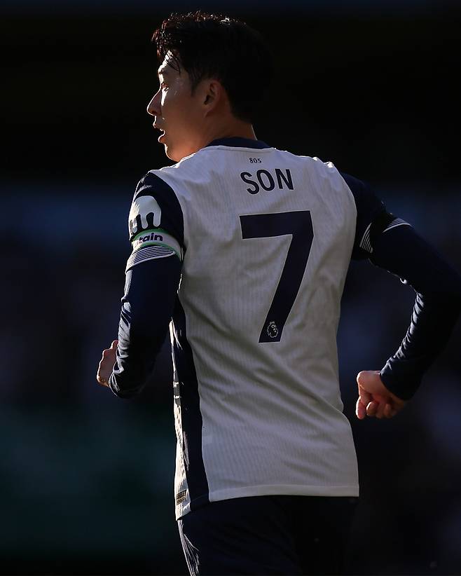 17일 오전 3시 30분(한국시간) 영국 버밍엄의 빌라 파크에서 열린 2024~2025시즌 잉글랜드 프리미어리그(EPL) 38라운드 아스톤 빌라전에 선발 출전한 손흥민. /사진=토트넘 홋스퍼 공식 사회관계망서비스(SNS) 갈무리