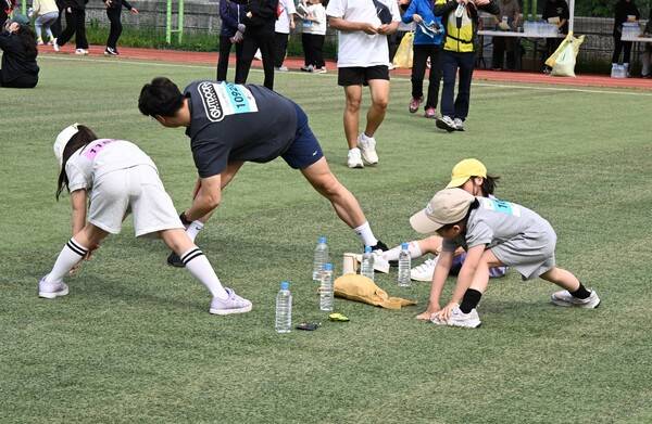 진해만생태숲걷기대회가 18일 창원시 진해구 풍호공원운동장 및 진해드림로드 일원에서 열렸습니다. /김구연 기자