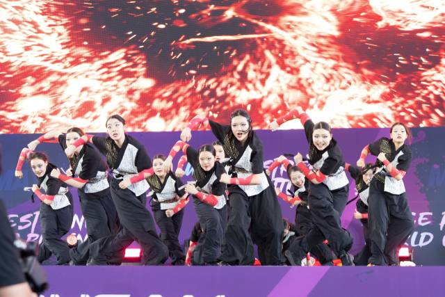 2025 부산스텝업댄스페스티벌 ‘주니어 퍼포먼스 챔피언십’에서 1등을 차지한 ‘웰보스 크루’ 경연 모습. 청년문화진흥협회 제공