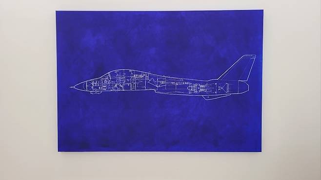 미해군 F-14 전투기의 내외관을 표현한 신기운 작가의 작품. 임훈기자 hoony@yeongnam.com