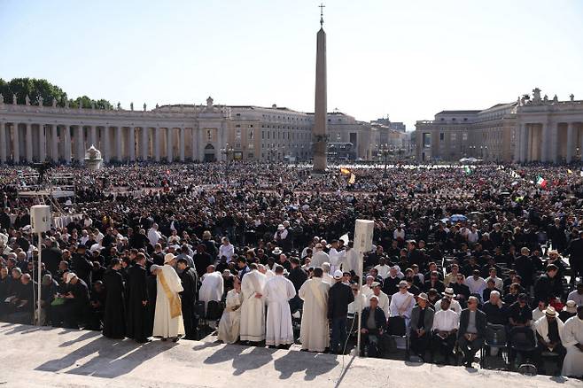 18일(현지시간) 바티칸 성 베드로 광장에서 레오 14세 교황의 즉위 미사가 열렸다.(사진=로이터)