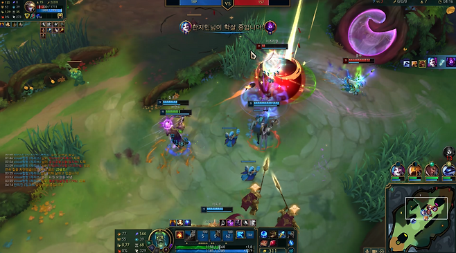 - 아군 미니언을 적 본진에 밀어 넣으면 체력을 소진시킬 수 있다