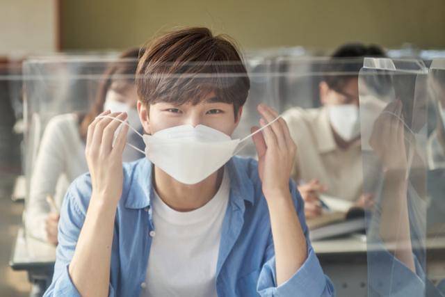 중국, 홍콩 등을 중심으로 코로나19가 다시 번지고 있다. 홍콩에서 지난 4주 동안 코로나19로 인한 사망자가 30명이나 나왔다. 이곳을 여행할 경우 마스크 착용 등이 중요하다.  [사진=게티이미지뱅크]