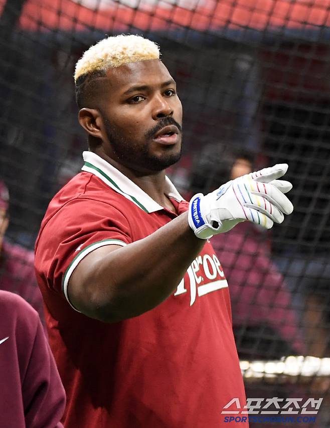 9일 서울 고척스카이돔에서 열린 키움 히어로즈와 LG 트윈스의 경기. 키움 푸이그가 타격 훈련을 하고 있다. 고척=박재만 기자 pjm@sportschosun.com/2025.04.09/