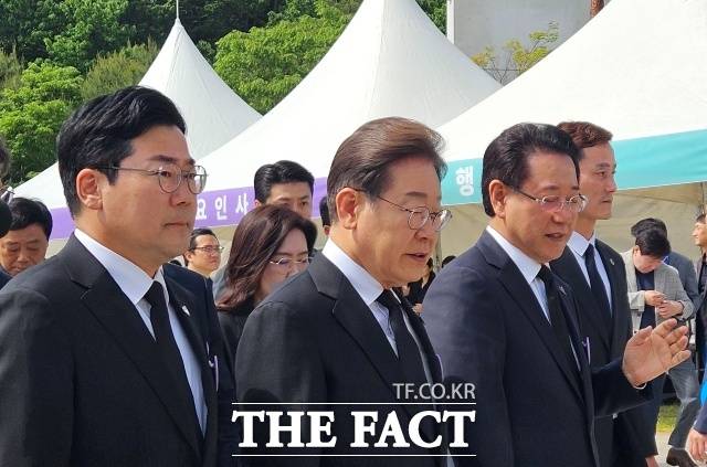 이재명 더불어민주당 대선 후보가 18일 오전 광주 북구 운정동 국립 5·18민주묘지에서 열린 제45주년 5·18민주화운동 기념식에 참석하고 있다. /광주=서다빈 기자