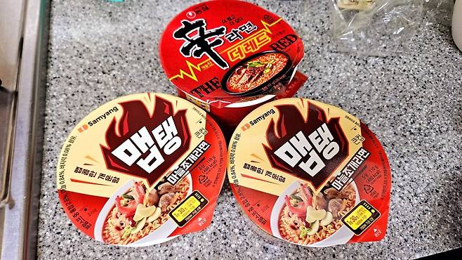 20250517_203410.jpg 저녁 코스트코 초밥에 스파클링 와인