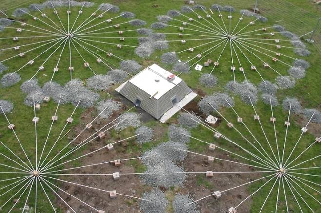 영국에 설치된 ‘유엔 포괄적 핵실험금지 조약 기구(CTBTO)’의 핵실험 감시 장비. 초저주파음을 포착하도록 만들어졌다. CTBTO 제공