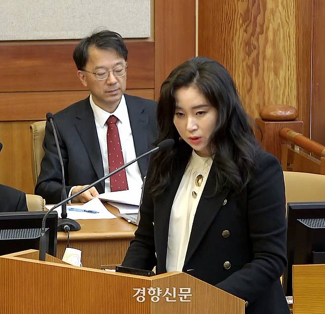 대통령(윤석열) 탄핵심판 최종 변론이 열린 지난 2월25일 서울 종로구 헌법재판소 대심판정에서 윤 전 대통령 측 대리인단 김계리 변호사가 종합 변론을 하고 있다. 헌법재판소 제공