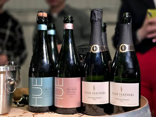 포 페더스 와인.