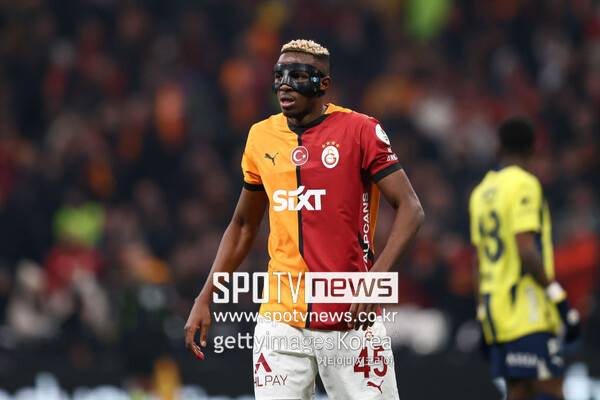 ▲ 갈라타사라이로 임대 중인 나폴리 공격수 빅터 오시멘과 맨체스터 유나이티드 사이에 개인 합의가 이뤄진 모양이다.