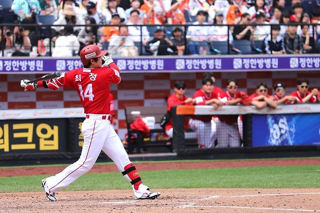 ▲ 2안타 2타점을 기록하면서 팀 타선을 이끈 최정 ⓒSSG랜더스