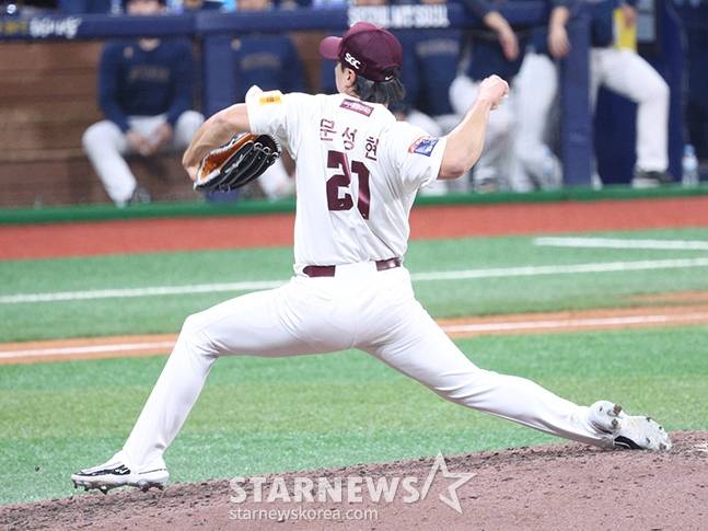 문성현의 키움 히어로즈 시절 투구 모습. /사진=김진경 대기자