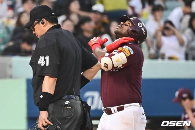 키움 야시엘 푸이그가 17일 울산 NC전 더블헤더 2차전에서 3회 솔로홈런을 터트리고 있다.