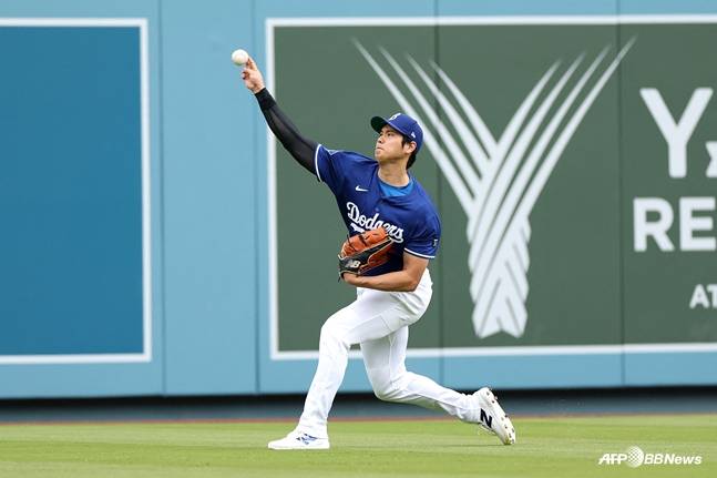 오타니가 투구 훈련을 하고 있다. /AFPBBNews=뉴스1