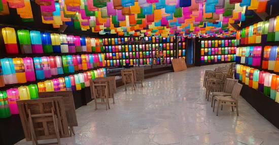 마무리 작업이 한창인 한국전통문화복합공간 '컬쳐' 내부의 진주 실크등 터널 모습. 사진=컬쳐