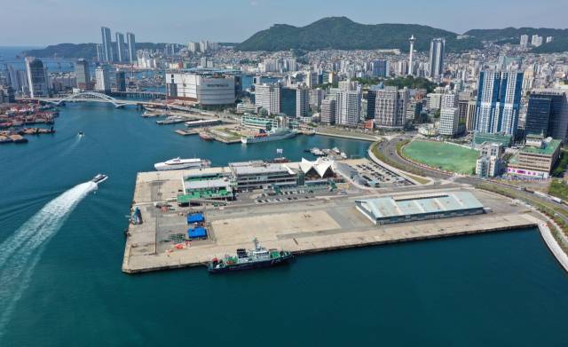 내달 부산항 북항 제1부두 일대에서 부산 미식을 중심으로 ‘포트 빌리지 부산’이 열린다. 부산일보DB