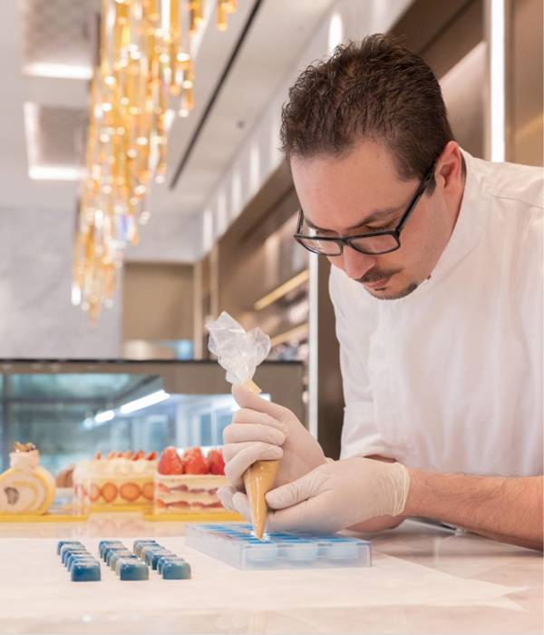 드림타워 내&nbsp;페스츄리 파트를 맡고 있는 조나단 셰프. 사진=제주드림타워.