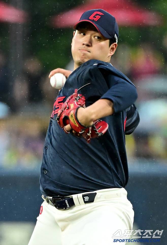 15일 광주KIA챔피언스필드에서 열린 롯데와 KIA의 경기, 롯데 선발투수 나균안이 역투하고 있다. 광주=허상욱 기자wook@sportschosun.com/2025.05.15/