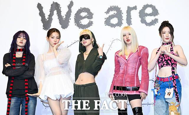 아이들 소연(가운데)은 "이 앨범을 통해 아이들의 색깔이 정말 다양하다는 생각을 많이 심어드리고 싶다"고 바랐다. /서예원 기자