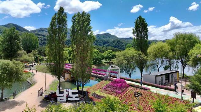 지난해 5월 열린 '자라섬 꽃 페스타' 모습. 가평군 제공