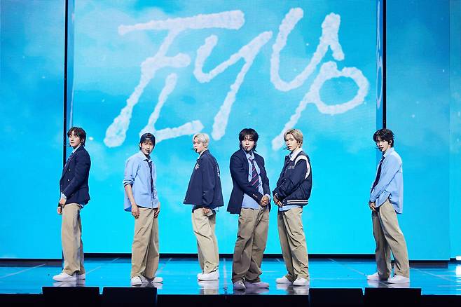 RIIZE performs their first full album’s title track, ‘Fly Up,’ a stage emitting the promises of their past and ambitions of their future. /Courtesy of SM Entertainment