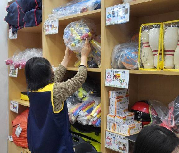 성동구 동행일자리로 일하고 있는 모습ⓒ성동구 제공