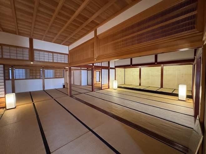 0b98f276b1f16982239af3e5359c701f6e41b8886fcc106b3c8e93a55f183004286513f5ff74fd245e2e0749b5a7e8f79fe8c088