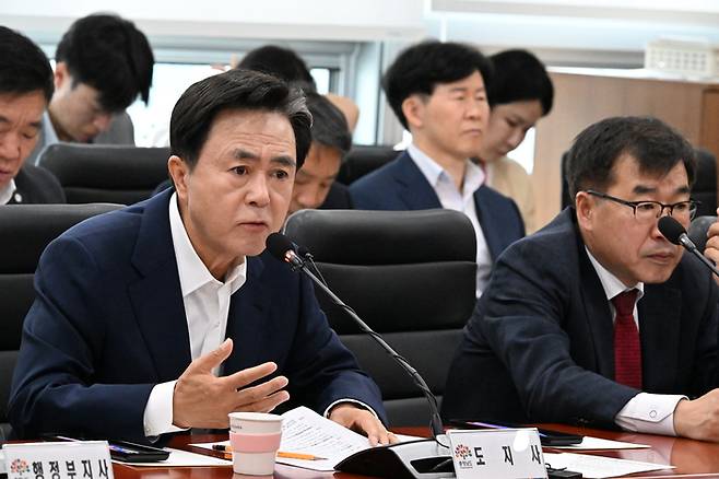 도는 김태흠 지사와 행정·정무부지사, 실국원장 등 30여 명이 참석한 가운데 분야별 추진 상황 보고, 토론 등 순으로 주요 현안 상황을 점검했다.