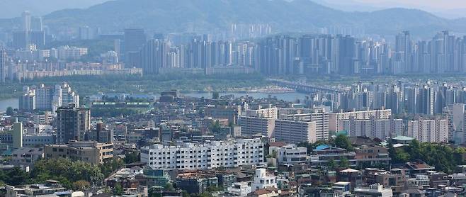 지난 18일 서울 남산에서 바라본 용산과 반포 일대 아파트 단지 모습. 사진=연합뉴스