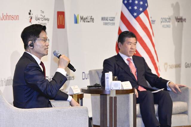 김문수 국민의힘 대통령 후보가 19일 서울 종로구 포시즌스호텔에서 열린 주한미국상공회의소(암참) 간담회애서 발언하고 있다. 공동취재사진