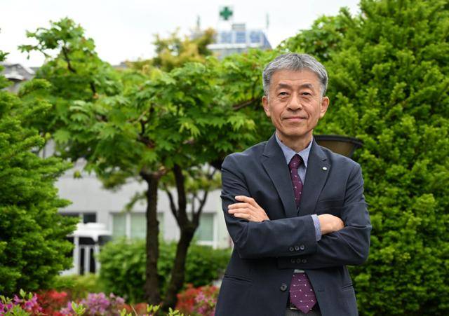 서영준 영월의료원장이 지난 9일 강원 영월군 영월의료원에서 한국일보와 인터뷰하고 있다. 보건행정학자이자 공공의료 전문가인 서 원장은 정부와 지자체의 공공의료 정책에 대한 질타와 조언을 아끼지 않았다. 영월=김표향 기자