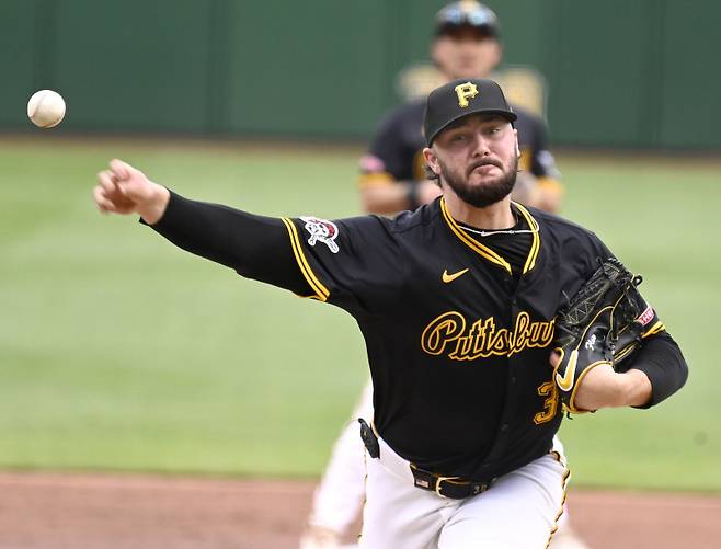 <yonhap photo-1967="">피츠버그를 대표하는 에이스인 폴 스킨스의 투구 모습. [UPI=연합뉴스]</yonhap>