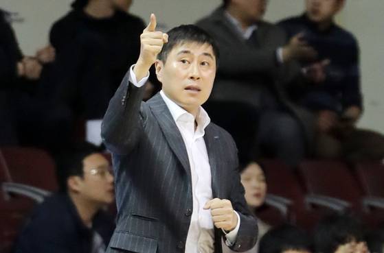 KCC 사령탑으로 코트에 돌아온 이상민 감독. 뉴스1