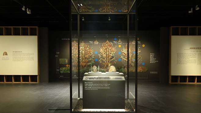 ▲ 국보 신촌리 금동관 전시 모습 [연합뉴스]