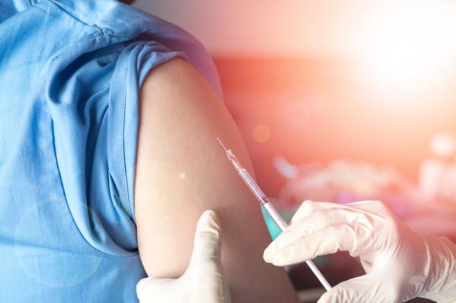 자녀의 키 성장에 대한 관심이 높아지면서 이른바 ‘키 크는 주사’로 불리는 성장호르몬제 수요가 증가하고 있다. 게티이미지뱅크