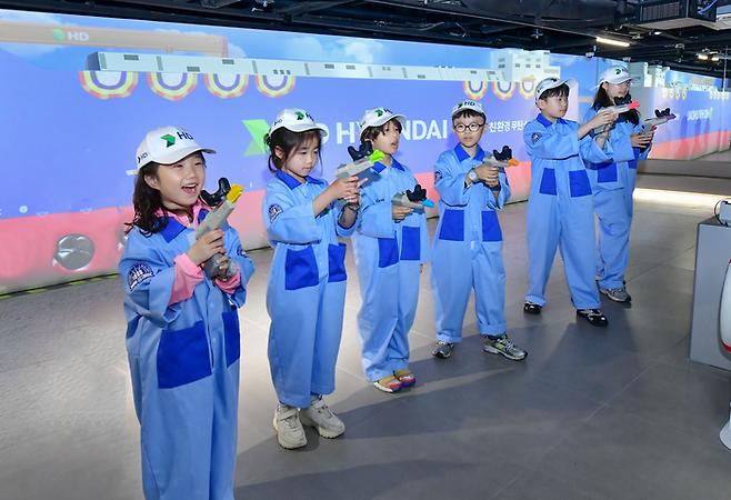 HD현대가 영남지역 계열사 임직원 및 가족을 대상으로 18일(일) 키자니아부산에서 패밀리데이 행사를 열었다. <HD현대>