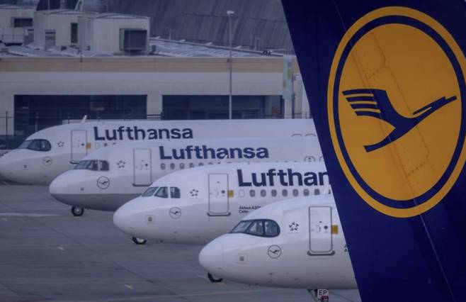 18일(이하 현지시간) AP통신, 뉴욕포스트 등 주요 외신에 따르면 스페인 항공 조사관은 지난해 2월 17일 독일 프랑크푸르트에서 스페인 세비야로 향하던 루프트한자 에어버스 A321 여객기에 대한 조사 보고서를 발표했다. 보고서에는 당시 승객 199명과 승무원 6명을 태운 여객기가 조종사 없이 약 10분 간 비행했다는 내용이 담겼다./사진=AP