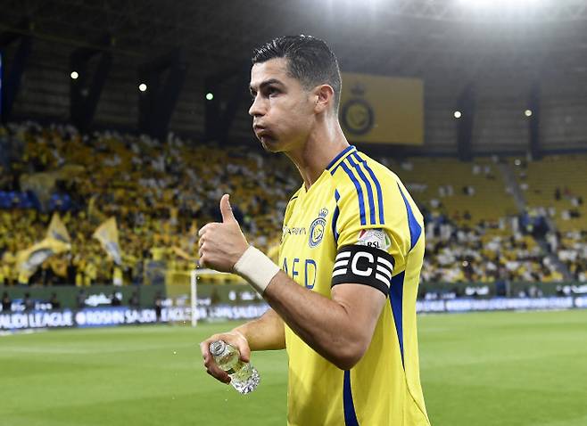 크리스티아누 호날두의 소속팀 알 나스르가 2025-26시즌 아시아 축구연맹 챔피언스리그 엘리트 진출에 실패했다. 사진은 알 나스르에서 활약 중인 호날두의 모습. /사진=로이터